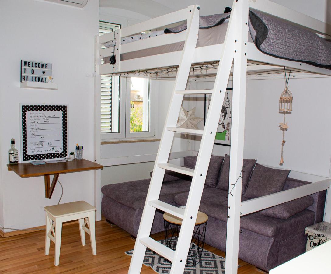 Studio Apartment Kontiki Rijeka Exteriör bild