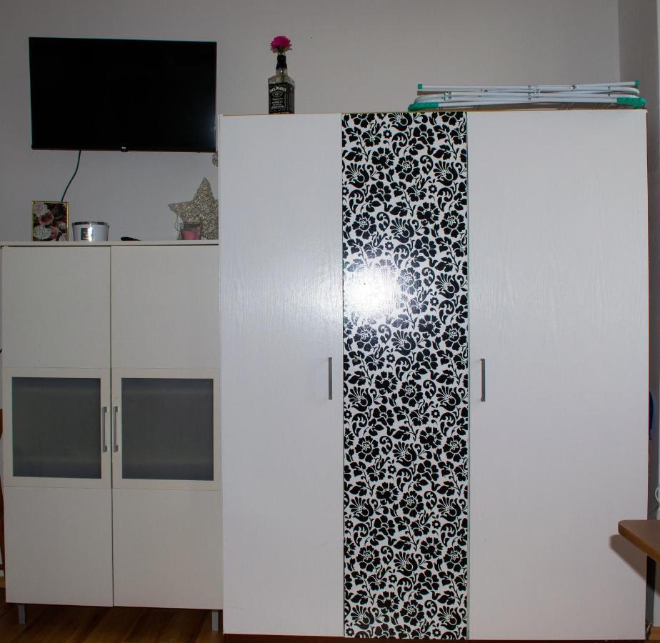Studio Apartment Kontiki Rijeka Exteriör bild