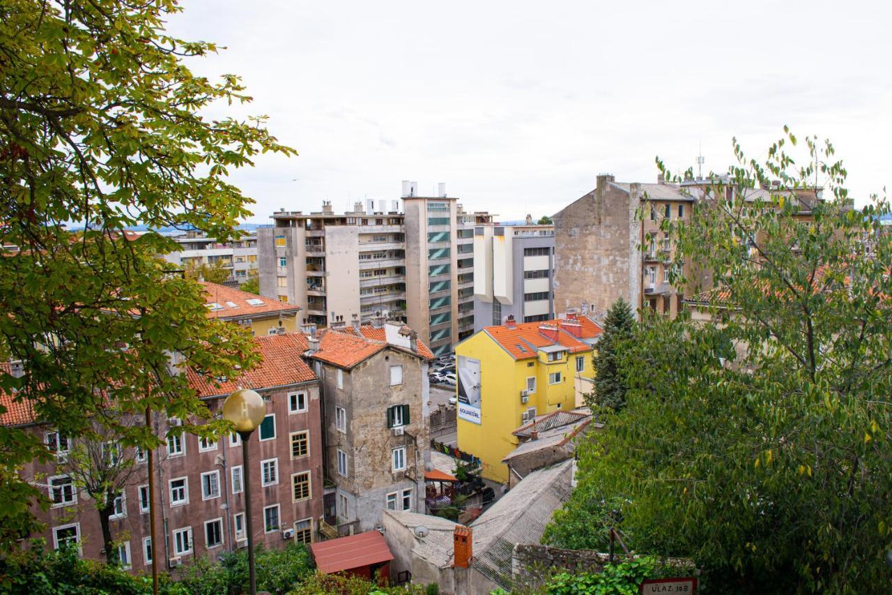 Studio Apartment Kontiki Rijeka Exteriör bild