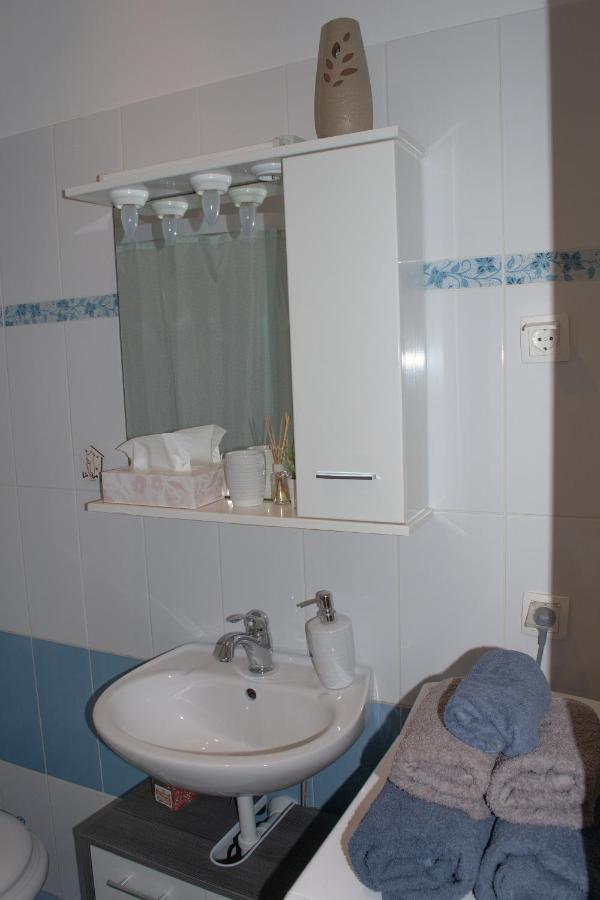 Studio Apartment Kontiki Rijeka Exteriör bild