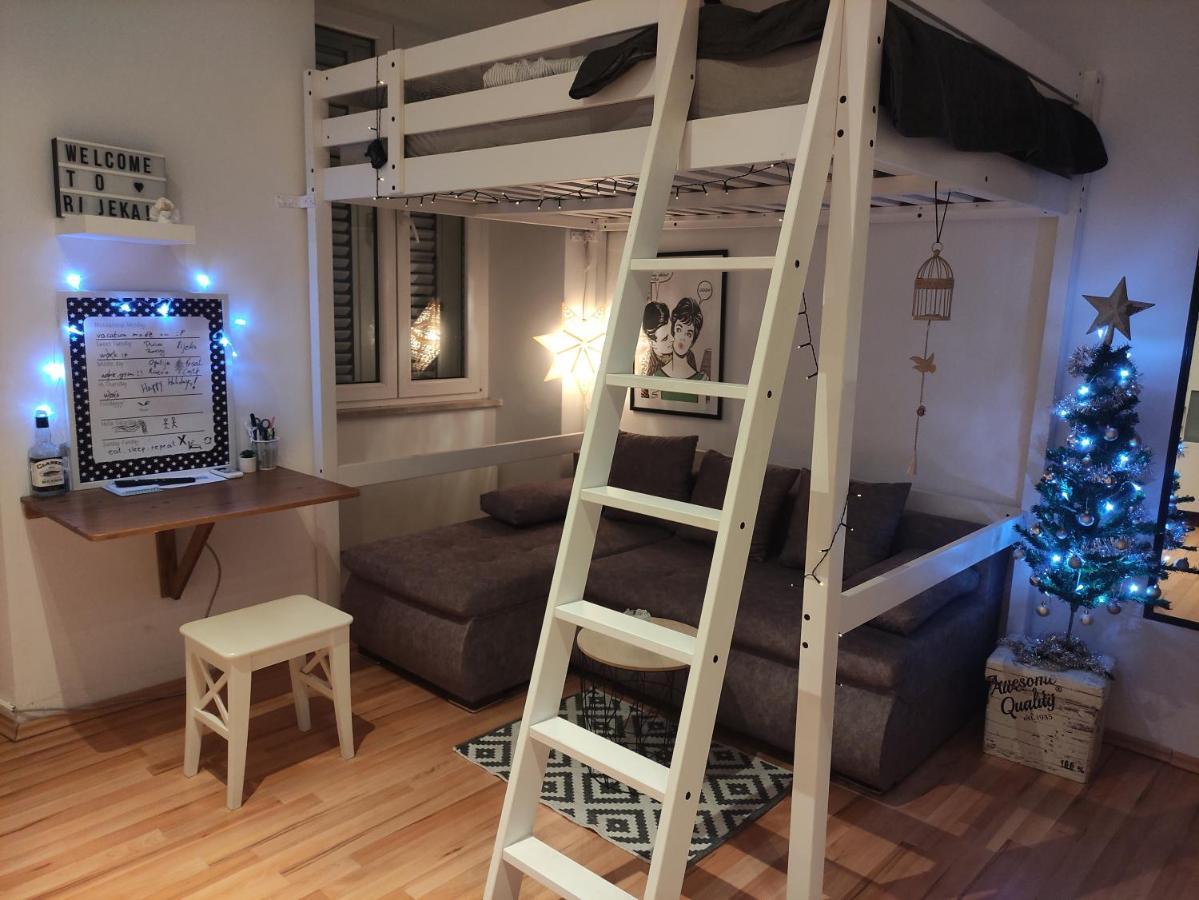 Studio Apartment Kontiki Rijeka Exteriör bild